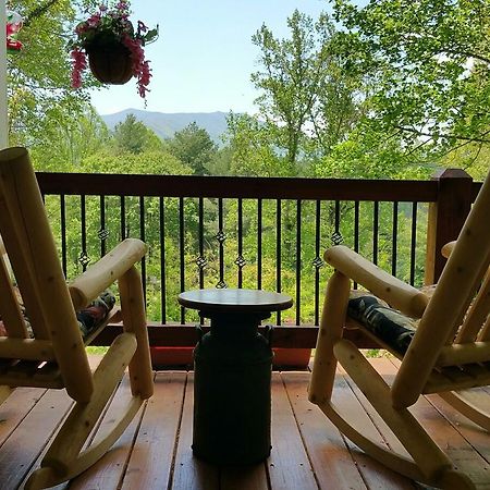 Almost Heaven Bed&Breakfast Waynesville Exteriör bild